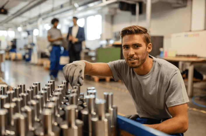 Nuovo Ccnl metalmeccanici industria permessi e retribuzione